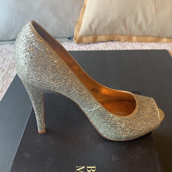 Badgley Mischka Gold Peep-Toe Evening Pumps - Picture 3 of 11